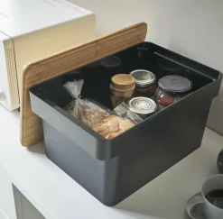 Caisse à pain noire avec porte-couteau Tower - Yamazaki