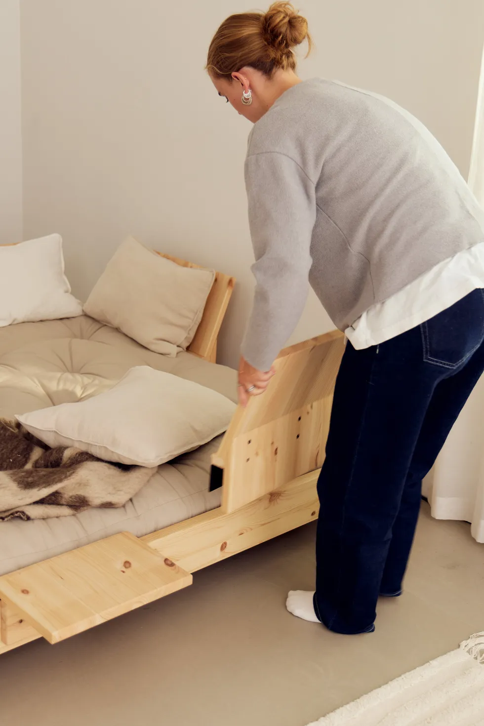 Canapé convertible avec 2 dossiers, tables d'appoints, matelas beige Social sofa bed - Karup Design