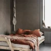 Canapé convertible en pin foncé avec son matelas futon mellow brown Grab - Karup Design
