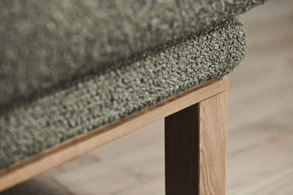 Canapé d'angle 3 unités avec méridienne tissu monza bouclé vert sea et noyer huilé Cosy - Bolia