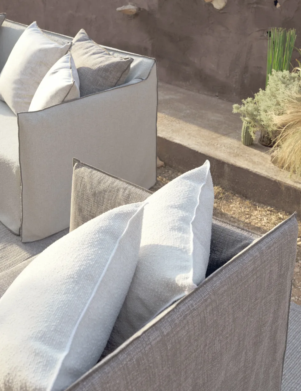 Canapé de jardin en tissu blanc 180 cm Ghost Out 10 - Gervasoni