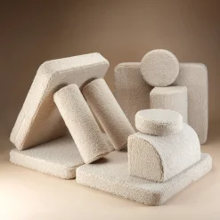 Canapé dépliable en sherpa bouclé biscuit 136x78x40cm Settle - Wigiwama