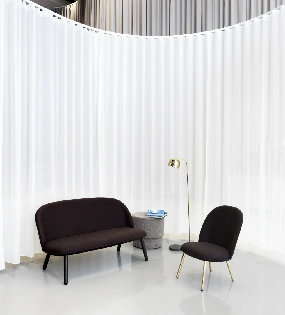 Canapé en cuir noir et pieds en chêne noir 145 cm Ace - Normann Copenhagen