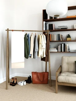 Canapé-lit en bois de pin laqué marron foncé et tissu marron 204 x 130 cm Grab - Karup Design