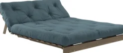 Canapé-lit en pin carob brown et tissu bleu pétrol 140 x 200 cm Roots - Karup Design