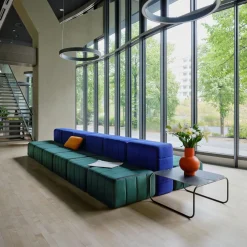Canapé modulable 3 places en velours barcelone bleu clair 204x102x68cm Curt - Ambivalenz