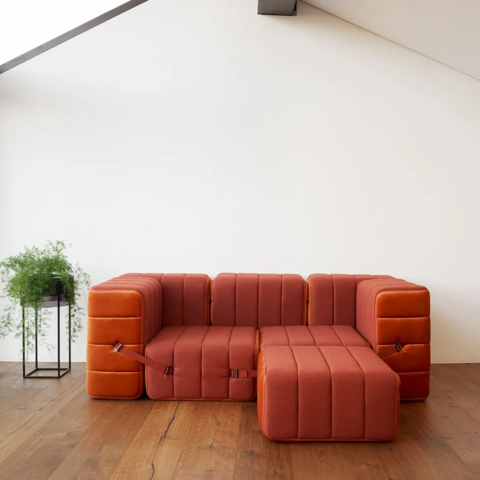 Canapé modulable 3 places en velours barcelone bleu clair 204x102x68cm Curt - Ambivalenz
