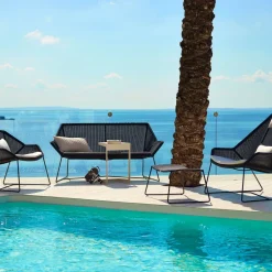 Canapé noir avec coussin d'assise gris Breeze - Cane-Line