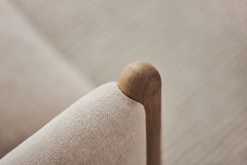 Canapé 3 places en chêne huilé et tissu en lin beige pure Hayden - Bolia