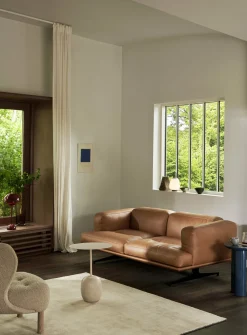 Canapé 2 places en cuir cognac Inland AV22 - &tradition
