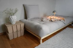 Canapé 2 places en pin et matelas beige 200x90cm Senza - Karup Design