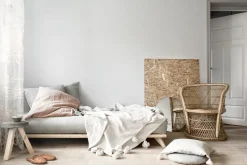 Canapé 2 places en pin et matelas beige 200x90cm Senza - Karup Design