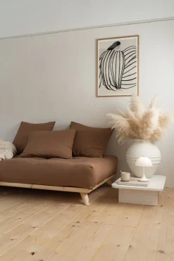 Canapé 2 places en pin et matelas mocca 200x90cm Senza - Karup Design