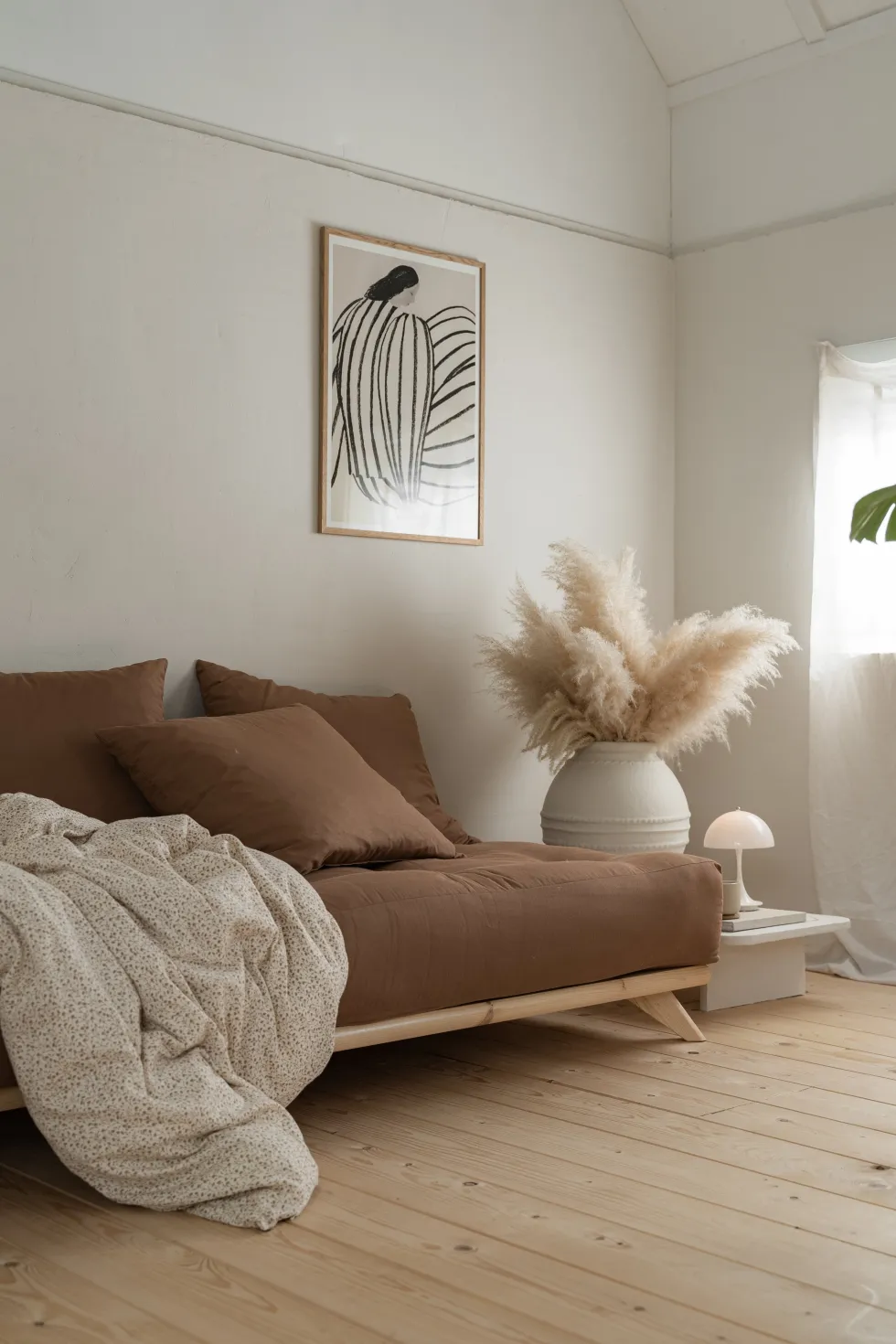 Canapé 2 places en pin et matelas mocca 200x90cm Senza - Karup Design