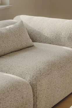 Canapé 3 places en polyester desert beige bouclé Yaro - noo.ma