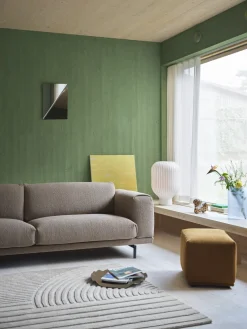 Canapé 3 places en tissu gris beige et pieds en métal noir Rest - Muuto