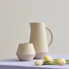 Carafe en céramique jaune Unison - Schneid Studio