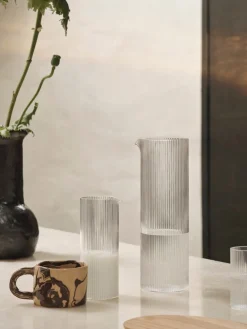 Carafe en verre transparent Ripple - Ferm Living
