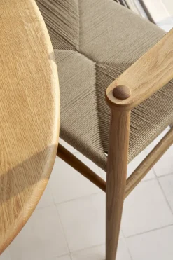 Chaise avec accoudoir en chêne huilé et assise tissée naturelle 81cm CH37 - Carl Hansen & Søn