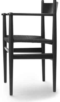Chaise avec accoudoir en chêne teinté noir et assise tissée noire 81cm CH37 - Carl Hansen & Søn