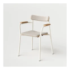 Chaise avec accoudoirs blanc crème et tissu beige sable Etude - TIPTOE