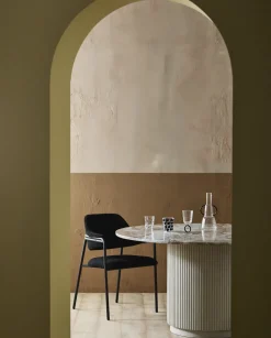 Chaise avec accoudoirs en acier et tissu noir 56x84cm Albert - Nordal