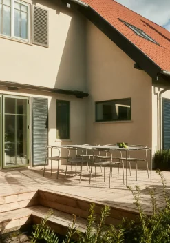 Chaise avec accoudoirs en acier taupe Novo - AYTM