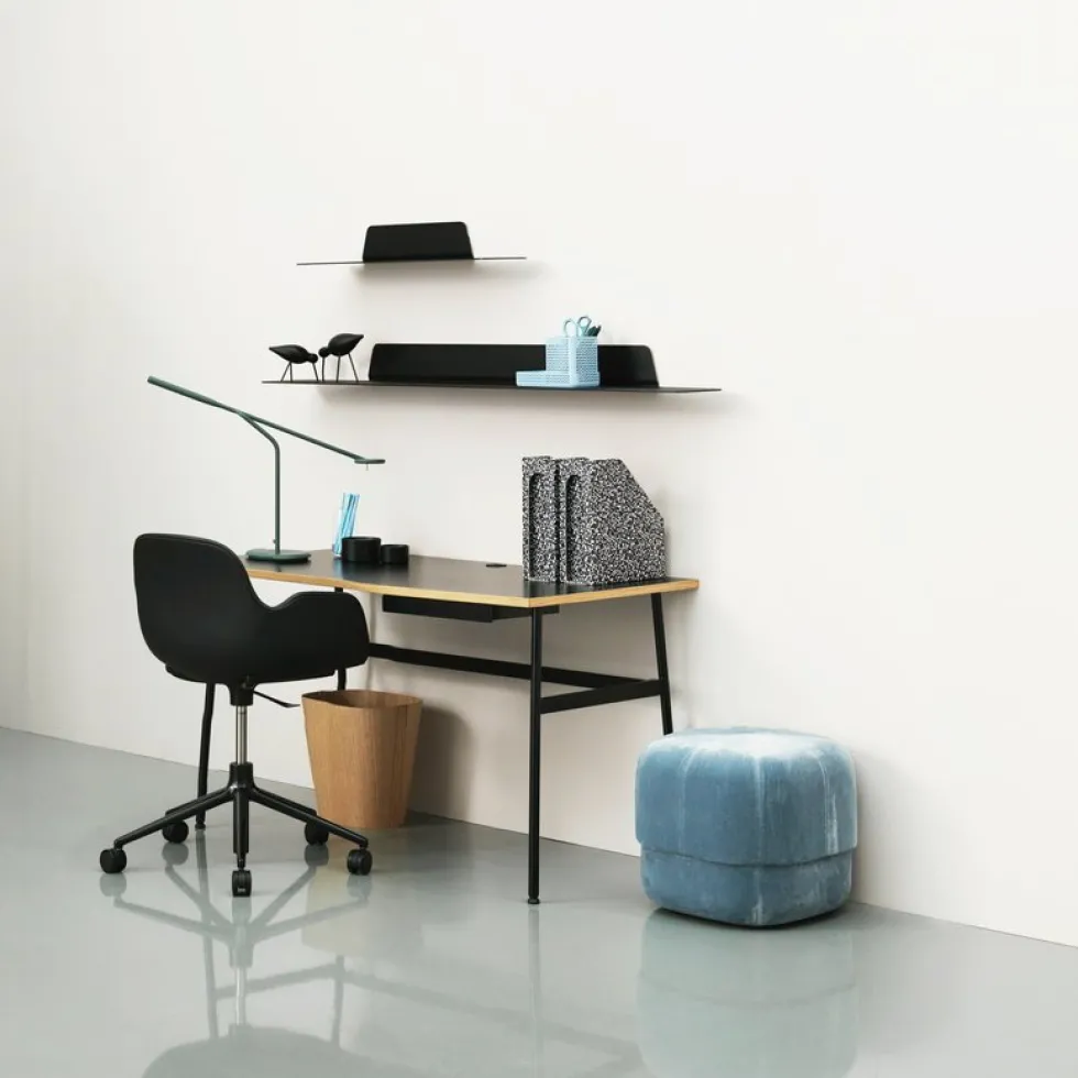 Chaise avec accoudoirs en aluminium et pp vert Form - Normann Copenhagen