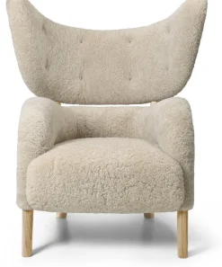 Chaise avec accoudoirs en chêne et tissus peau de mouton clair de lune My Own Chair - Audo