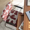 Chaise avec accoudoirs en tissu aux motifs rouge et acier chromé Ridge - Zuiver