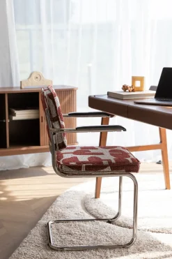Chaise avec accoudoirs en tissu aux motifs rouge et acier chromé Ridge - Zuiver