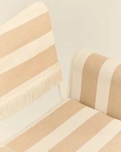 Chaise avec accoudoirs et franges motif rayures Leslie et Limonta Tropique - Gubi