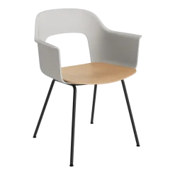Chaise avec accoudoirs gris ciel bois et acier noir Layout 212 - HAY