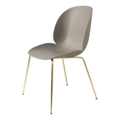 Chaise beige piétement laiton Beetle - Gubi