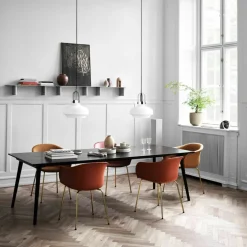 Chaise beige piétement noir JH28 Elefy - &tradition