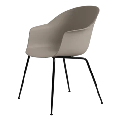 Chaise beige piètement noir mat Bat - Gubi