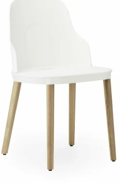 Chaise blanche au pietement en chêne Allez blanc - Normann Copenhagen