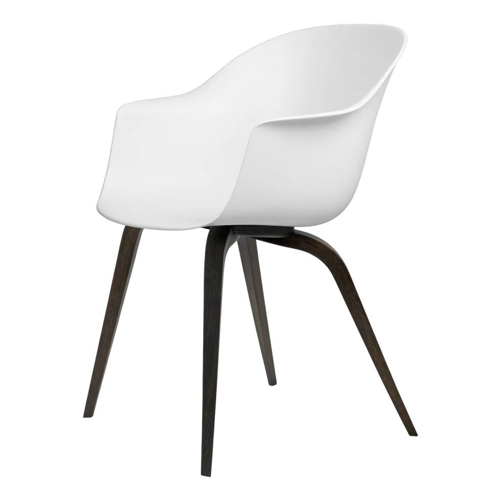 Chaise blanche semi-mate en hêtre teinté noir Bat - Gubi