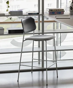 Chaise de bar acier et polypropylène gris doux Soft Edge 98 cm 95 - Hay