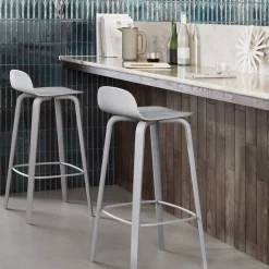 Chaise de bar 65 cm blanc et chêne naturel Visu - Muuto