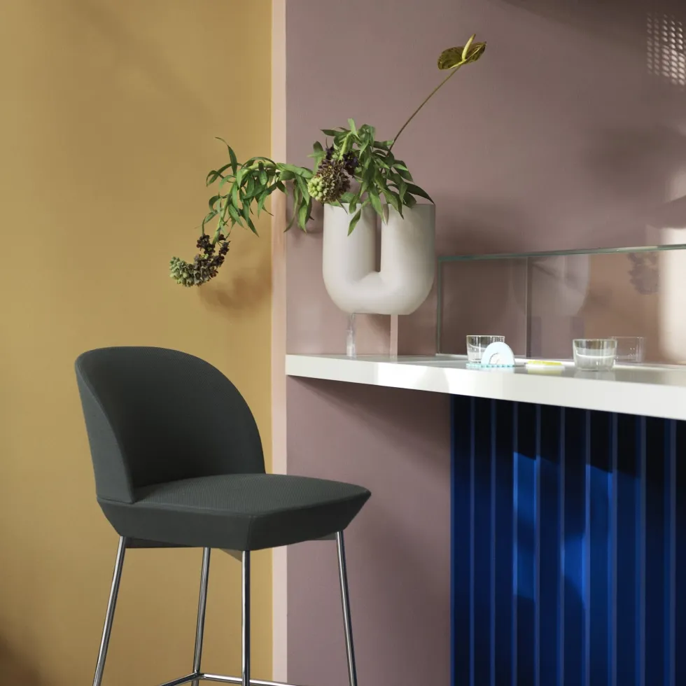 Chaise de bar 75 cm gris anthracite et pieds chrome Oslo - Muuto