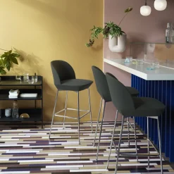 Chaise de bar 65 cm noire et pieds chrome Oslo - Muuto