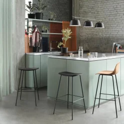 Chaise de bar 65 cm ocre piétement tubes Fiber - Muuto