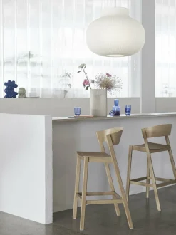 Chaise de bar en chêne massif beige foncé 75 cm Cover - Muuto