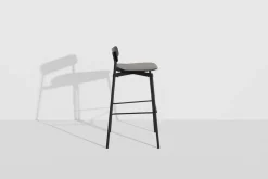 Chaise de bar en hêtre et aluminium noir 91 cm Fromme - Petite Friture