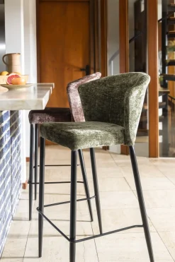 Chaise de bar en velours vert et acier noir Georgia - Dutchbone