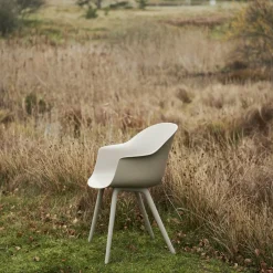 Chaise de jardin alabaster blanc Bat - Gubi