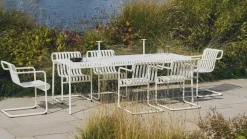 Chaise de jardin avec accoudoirs en acier blanc crème 54x65x80cm Palissade - HAY