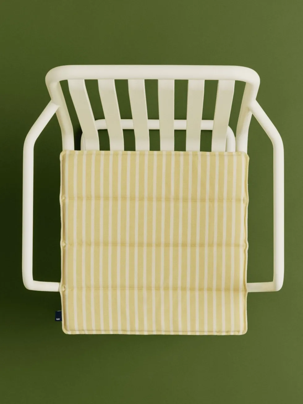 Chaise de jardin avec accoudoirs en acier blanc crème 54x65x80cm Palissade - HAY