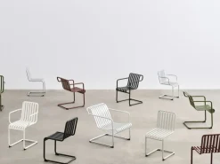 Chaise de jardin avec accoudoirs en acier galvanisé Palissade - HAY